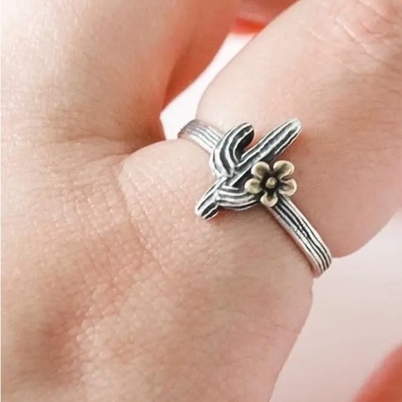 James Avery Silver Cactus blossom Ring - Picture 2 of 6